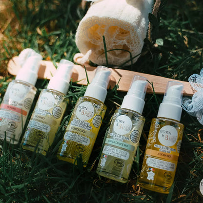 L'Huile Bio Légère de Born to Bio est un soin nourrissant pour le visage, le corps et les cheveux. Sa texture légère et non grasse offre un confort immédiat, tout en laissant la peau douce et les cheveux brillants. 100% bio, ce soin naturel est parfait pour une routine beauté quotidienne.